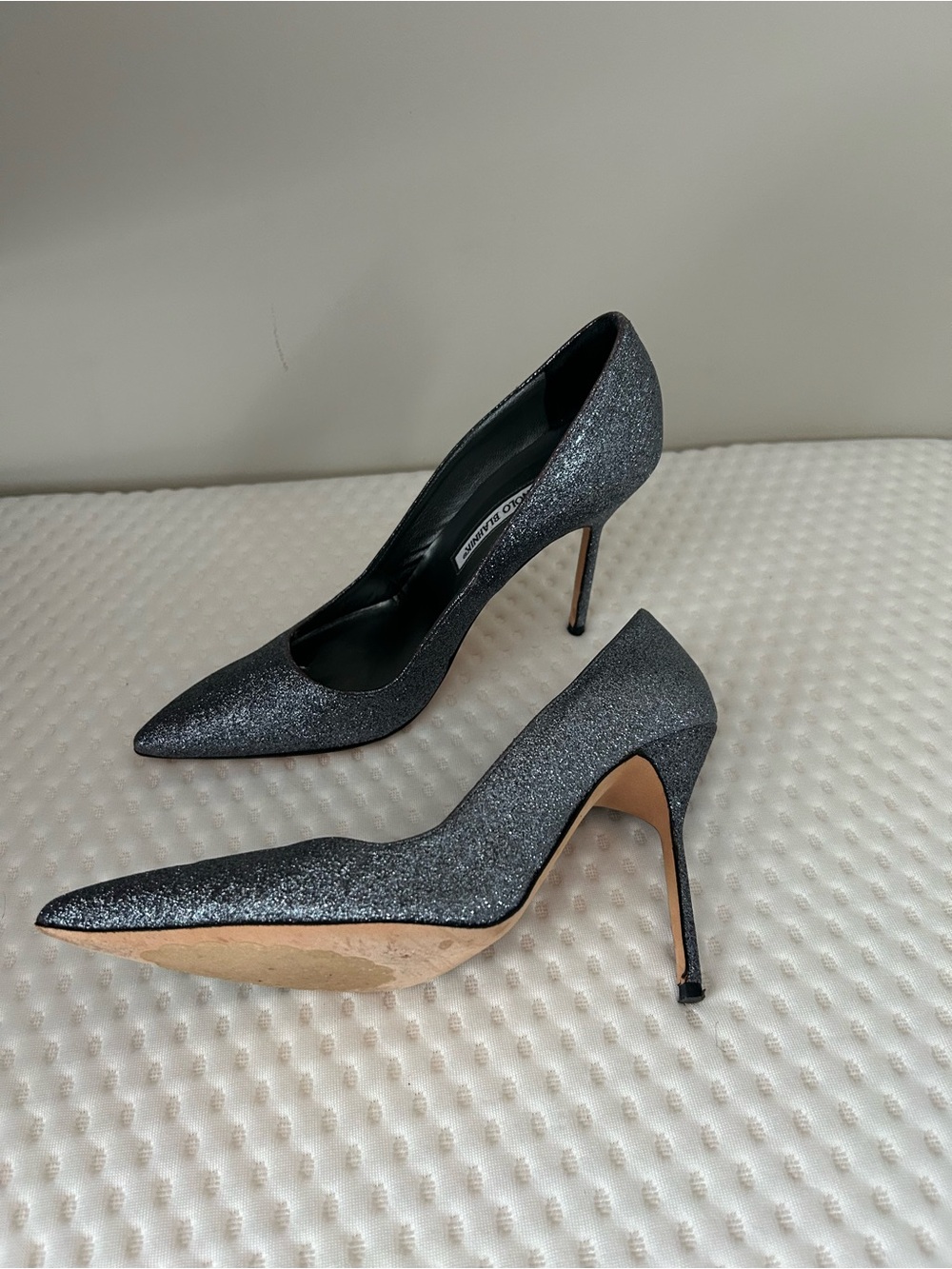 Manolo Blahnik BB 105 Anthracite Glitter Pointed Toe Pumps IT 38 US 8